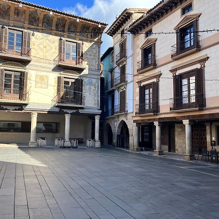 Apartamentos Angelus Plaza Mayor De Graus Kültér fotó