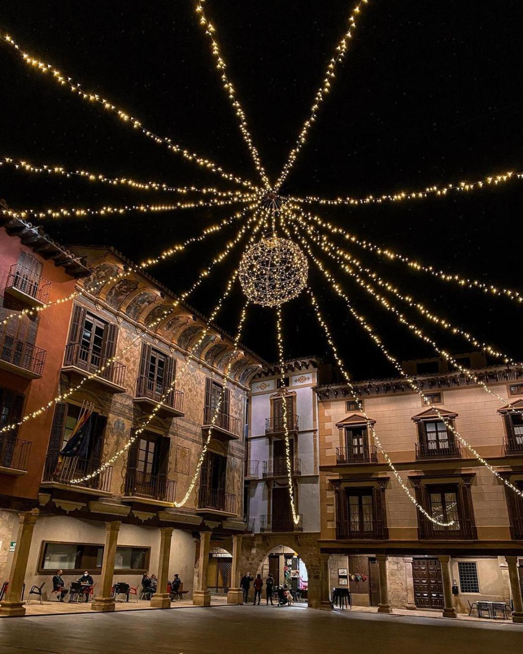 Apartamentos Angelus Plaza Mayor De Graus Kültér fotó
