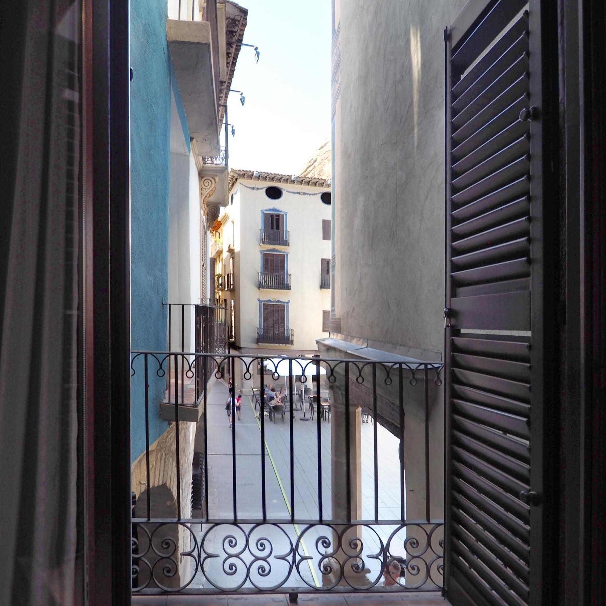 Apartamentos Angelus Plaza Mayor De Graus Kültér fotó