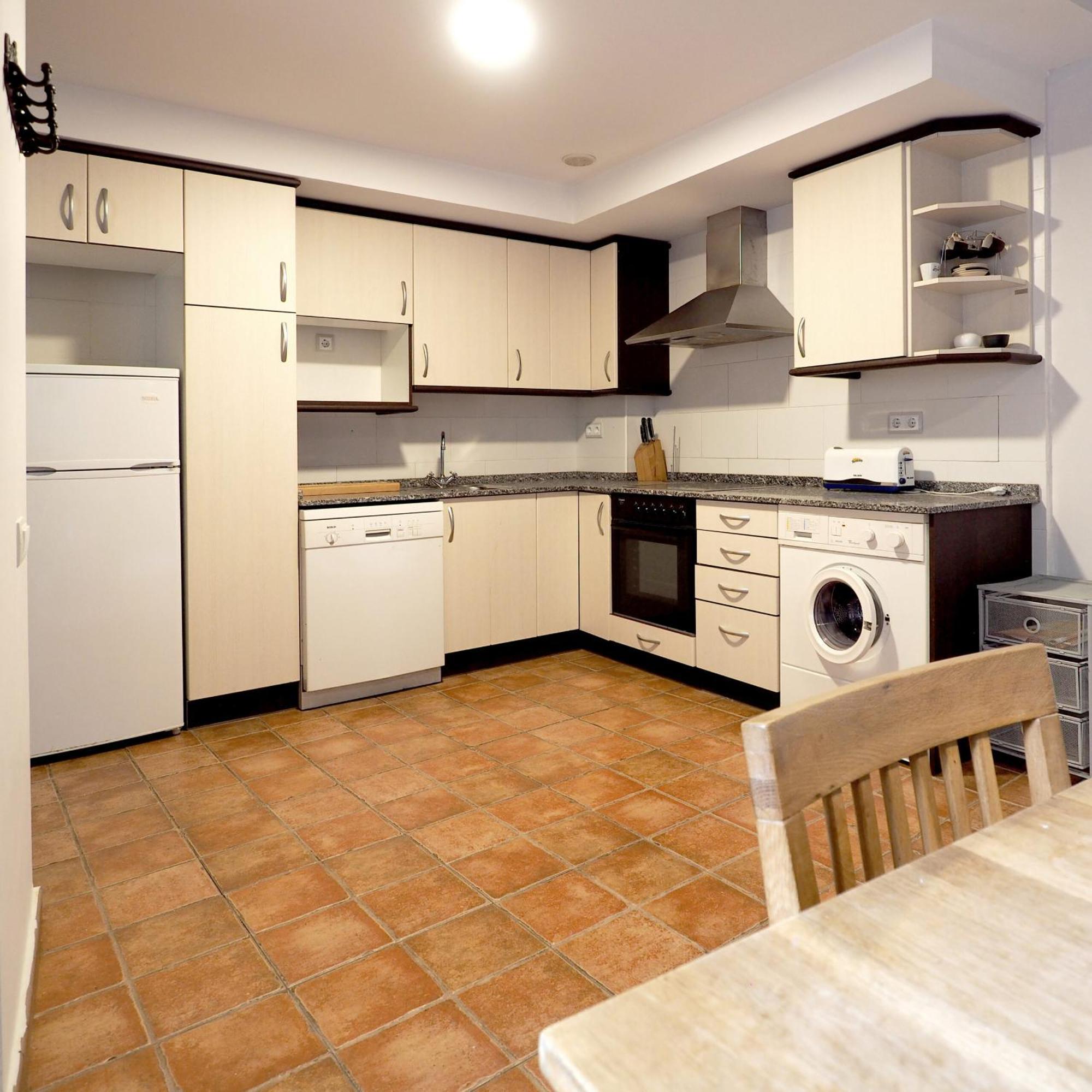 Apartamentos Angelus Plaza Mayor De Graus Kültér fotó