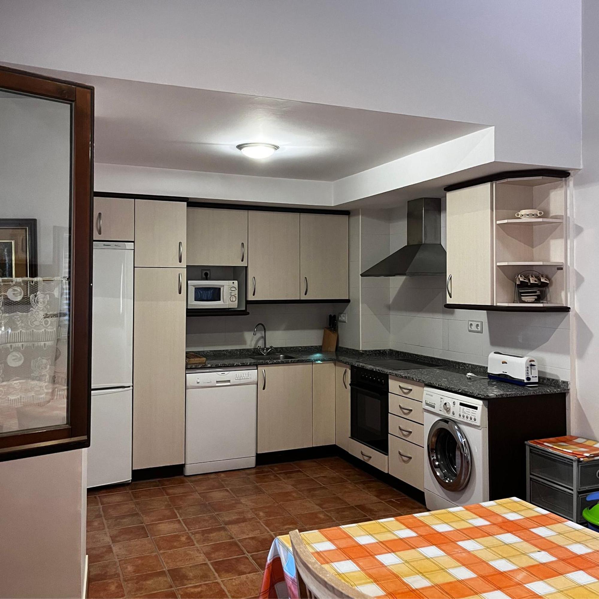 Apartamentos Angelus Plaza Mayor De Graus Kültér fotó
