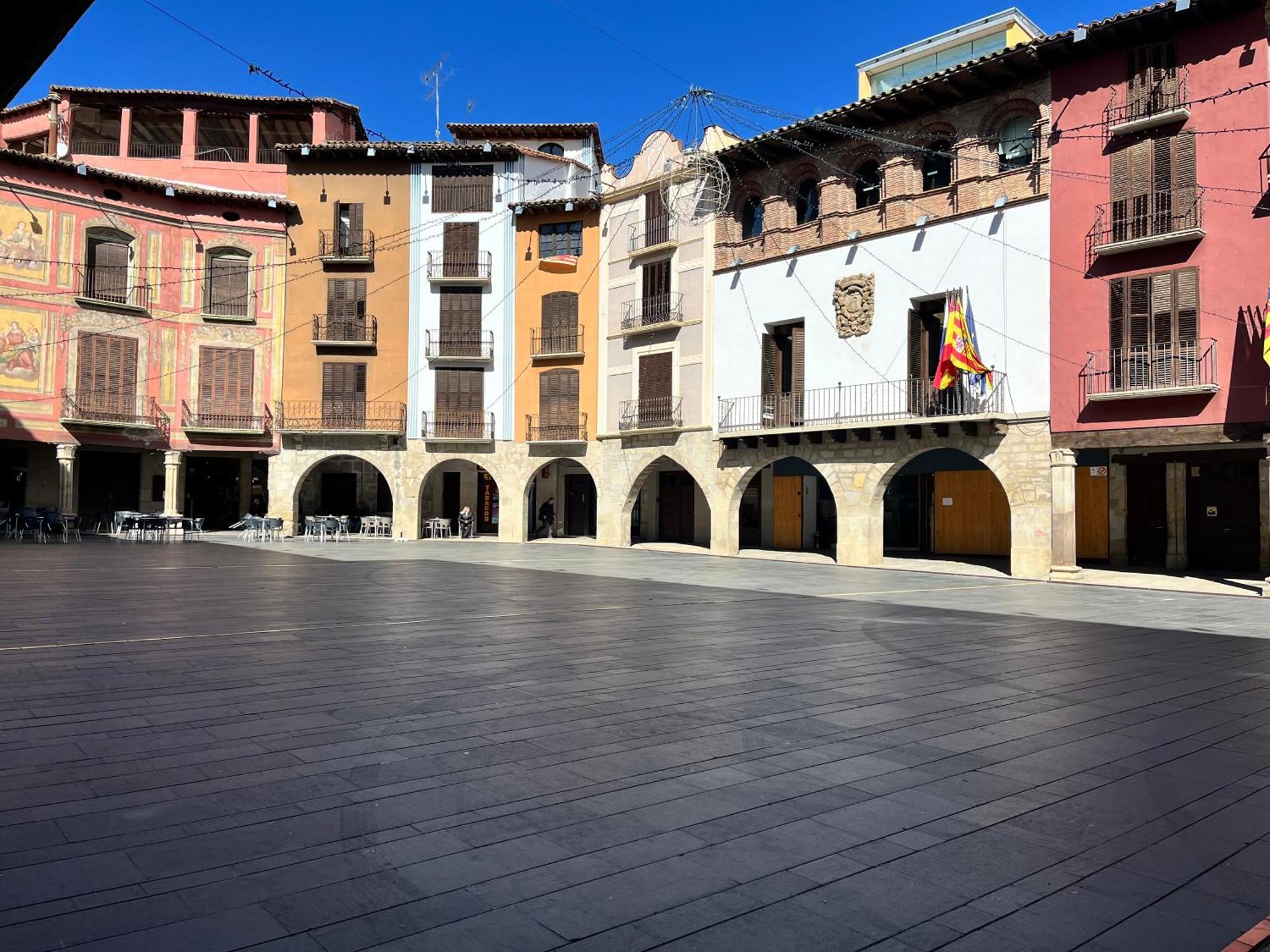 Apartamentos Angelus Plaza Mayor De Graus Kültér fotó