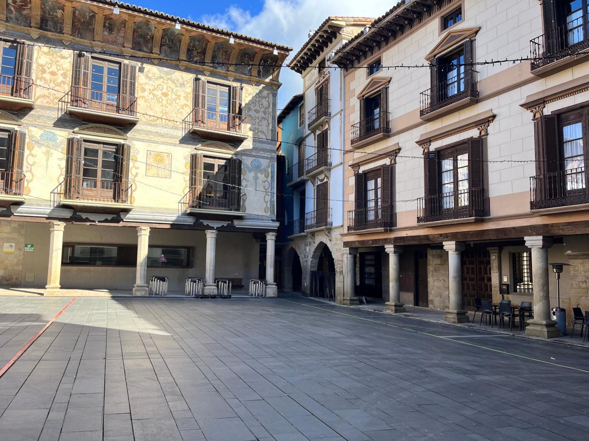 Apartamentos Angelus Plaza Mayor De Graus Kültér fotó